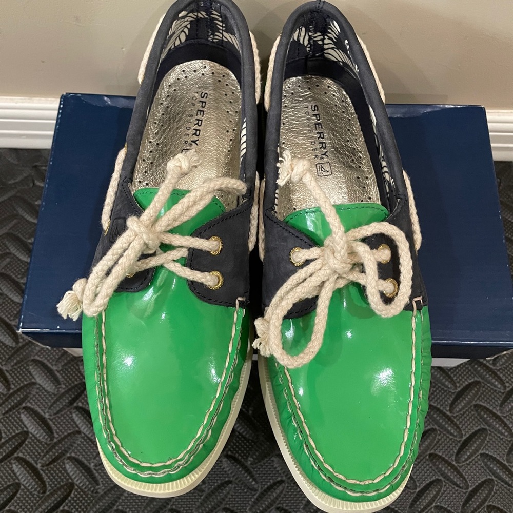Sperry Top Sider Sz 7.5 Patent Leather Green New